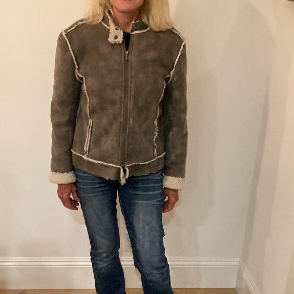 True Grit , size Medium, gray, fleece lined